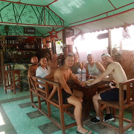 Lucky Bamboo'Bungalows-Resto And Orangutan Jungle Trekking Tours 武吉拉旺 外观 照片