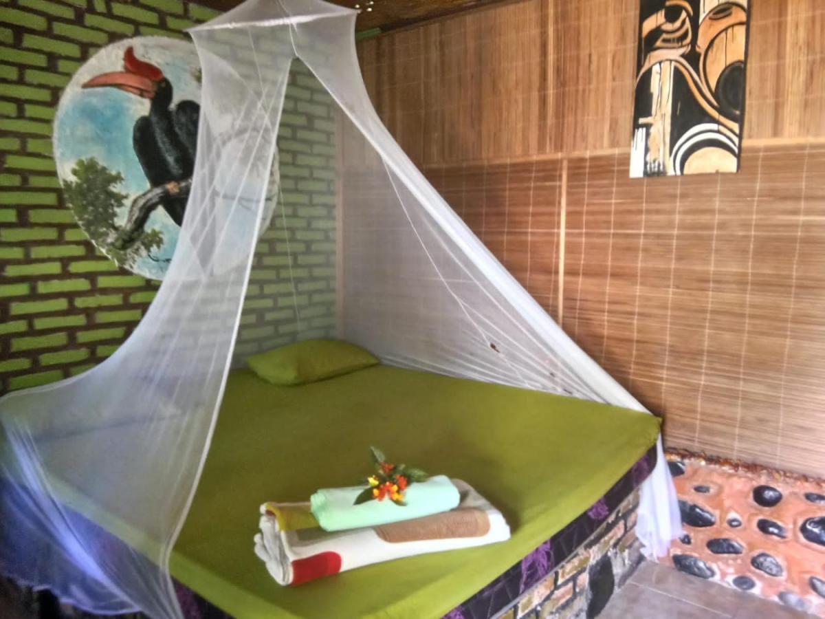 Lucky Bamboo'Bungalows-Resto And Orangutan Jungle Trekking Tours 武吉拉旺 外观 照片