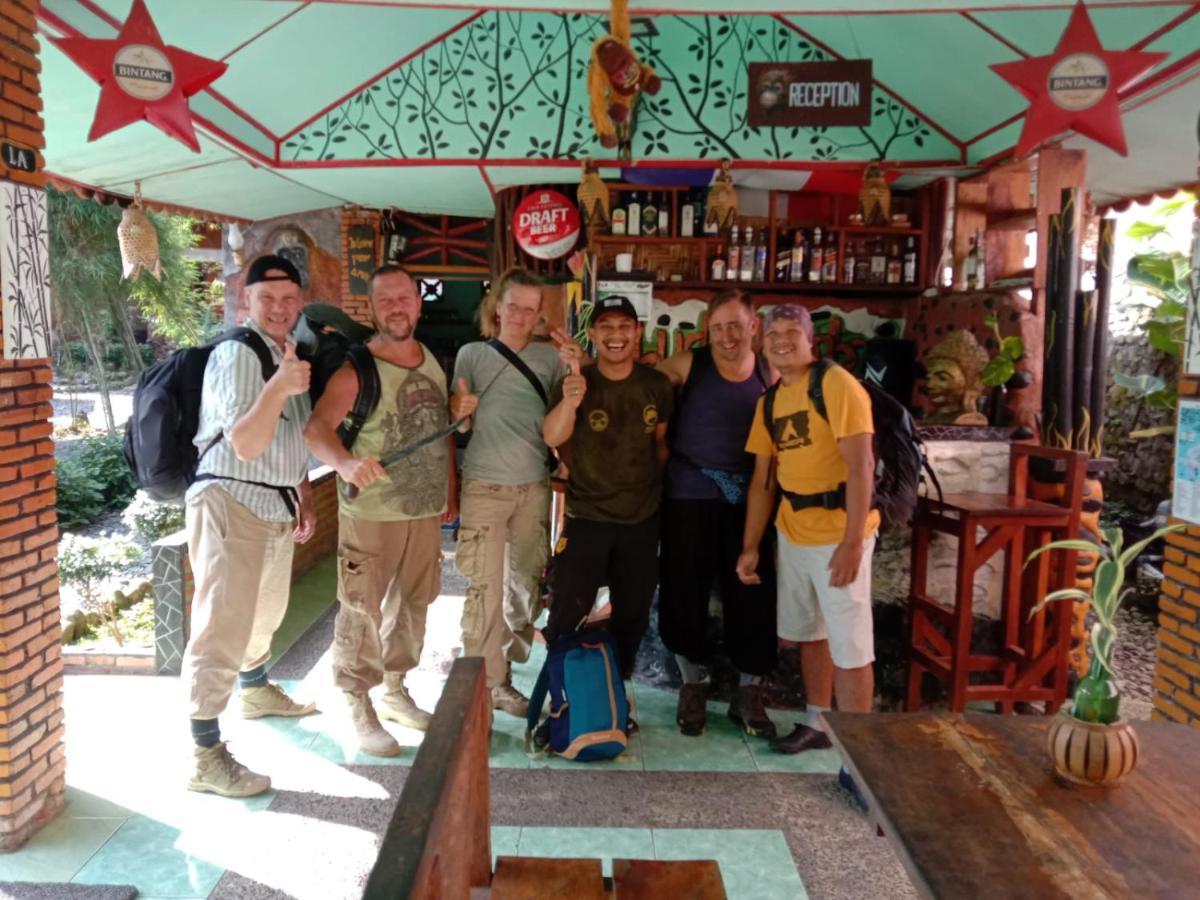Lucky Bamboo'Bungalows-Resto And Orangutan Jungle Trekking Tours 武吉拉旺 外观 照片