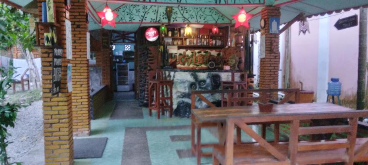 Lucky Bamboo'Bungalows-Resto And Orangutan Jungle Trekking Tours 武吉拉旺 外观 照片