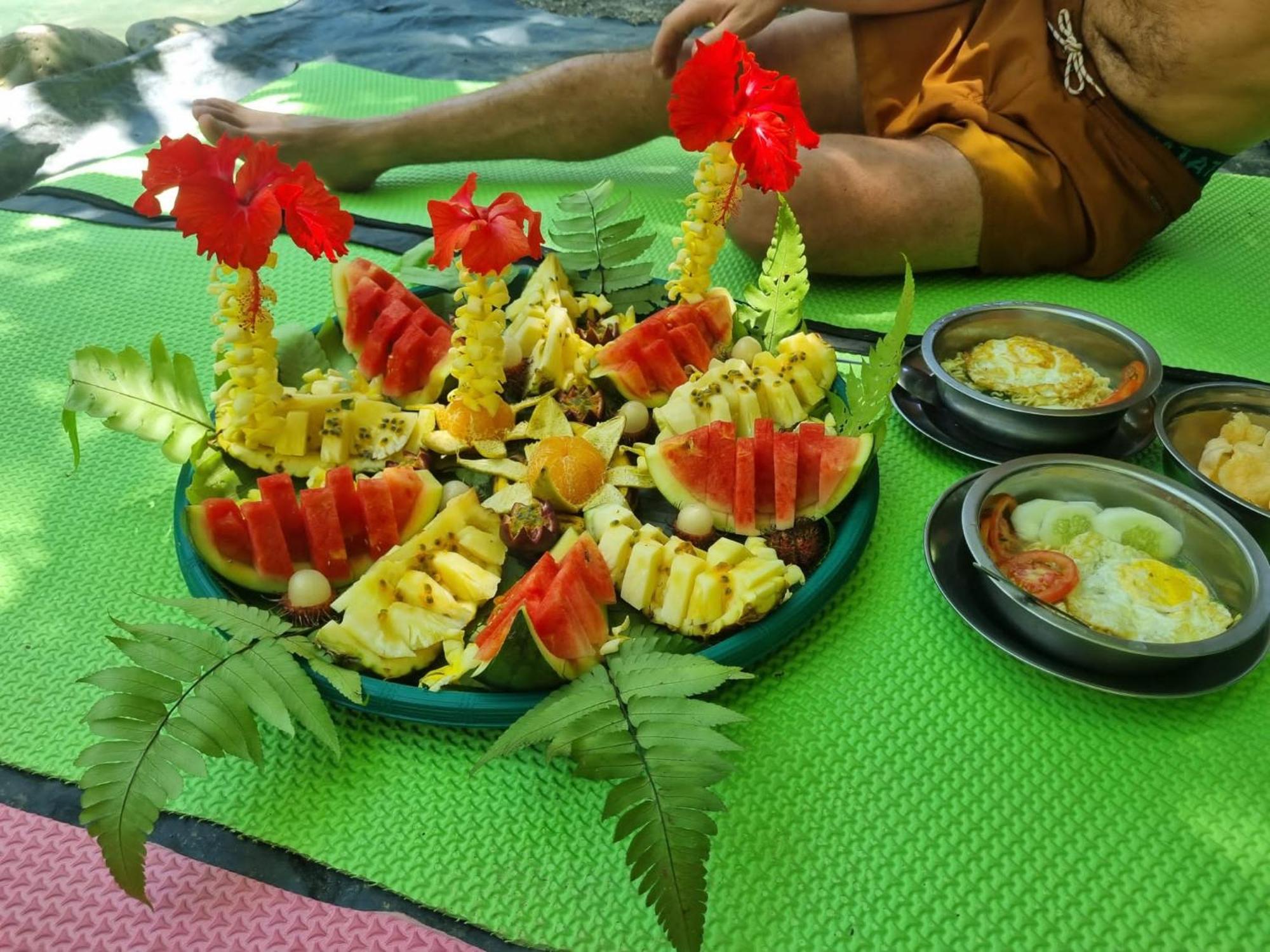 Lucky Bamboo'Bungalows-Resto And Orangutan Jungle Trekking Tours 武吉拉旺 外观 照片