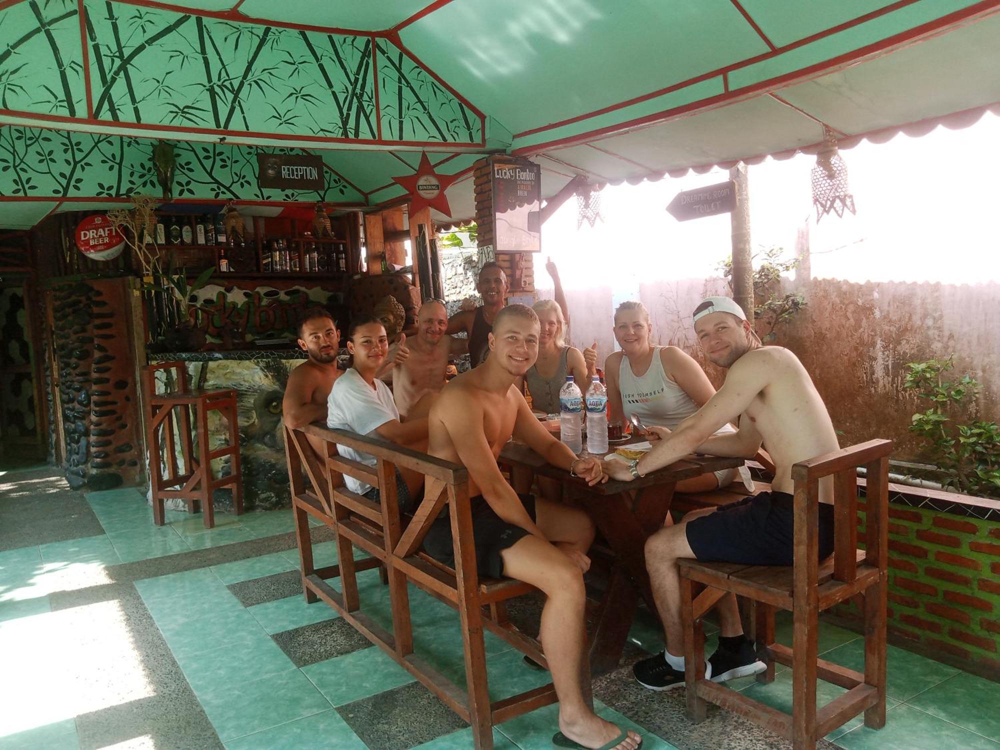 Lucky Bamboo'Bungalows-Resto And Orangutan Jungle Trekking Tours 武吉拉旺 外观 照片